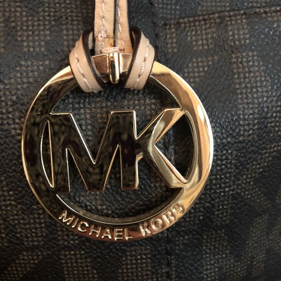 Michael Kors Tote and Matching Wallet - Picture 5 of 5